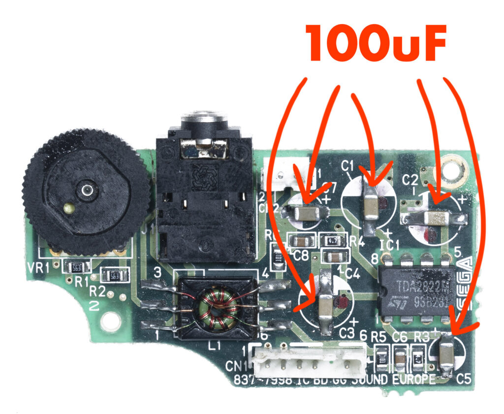 Placa de sonido Sega Game Gear con condensadores