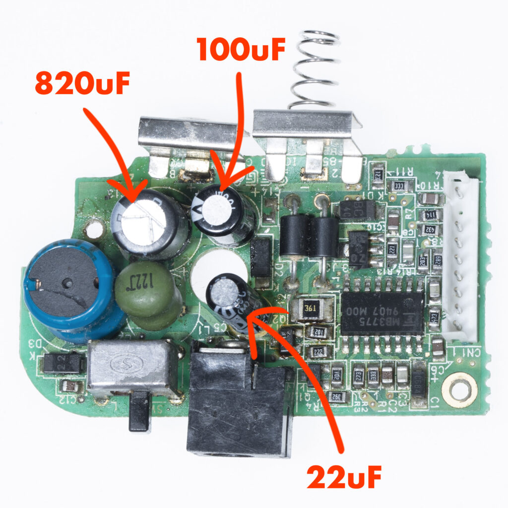 Placa de alimentación Sega Game Gear con condensadores